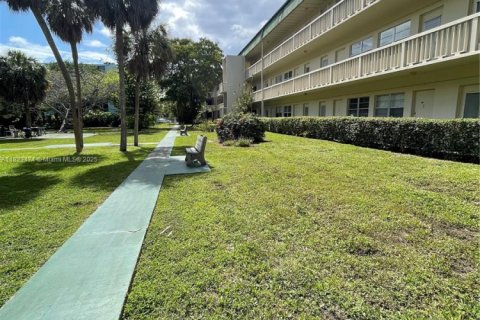 Copropriété à vendre à Hallandale Beach, Floride: 1 chambre, 59.46 m2 № 2015388 - photo 8