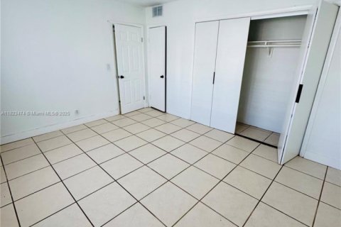 Copropriété à vendre à Hallandale Beach, Floride: 1 chambre, 59.46 m2 № 2015388 - photo 12