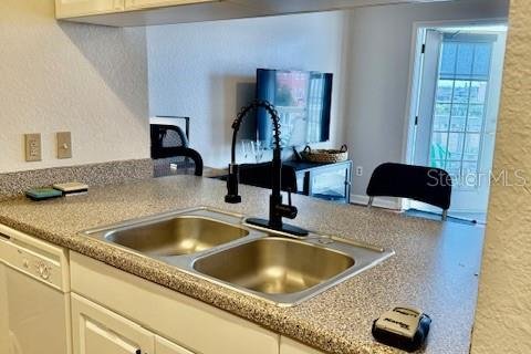 Condominio en alquiler en Orlando, Florida, 1 dormitorio, 74.32 m2 № 1870953 - foto 3