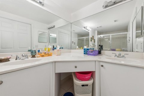 Купить кондоминиум в Лейк-Уорт, Флорида 6 комнат, 127.55м2, № 2084021 - фото 10