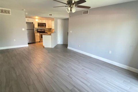 Condominio en alquiler en Orlando, Florida, 2 dormitorios, 80.27 m2 № 1824234 - foto 6