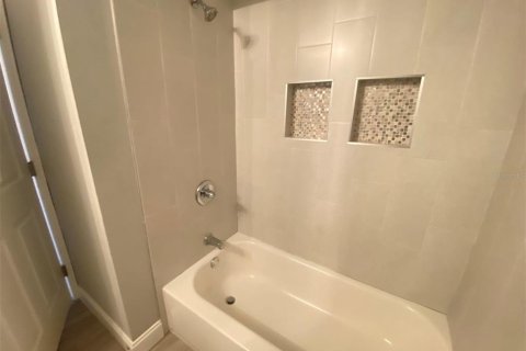 Condominio en alquiler en Orlando, Florida, 2 dormitorios, 80.27 m2 № 1824234 - foto 14