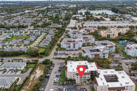 Copropriété à vendre à Lauderdale Lakes, Floride: 1 chambre, 69.49 m2 № 2025542 - photo 25
