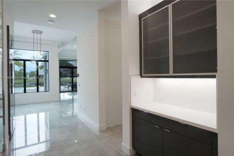 House in Boca Raton, Florida 6 bedrooms, 721.76 sq.m. № 2035445 - photo 16