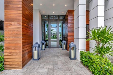 House in Boca Raton, Florida 6 bedrooms, 721.76 sq.m. № 2035445 - photo 2