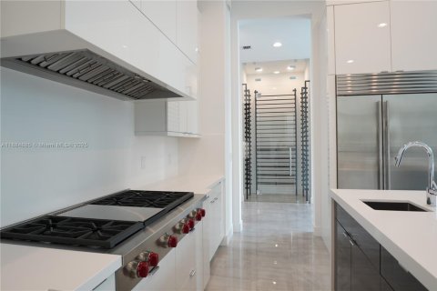 House in Boca Raton, Florida 6 bedrooms, 721.76 sq.m. № 2035445 - photo 25