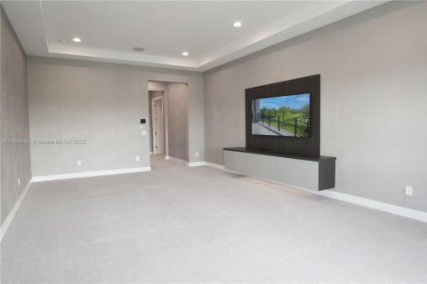 House in Boca Raton, Florida 6 bedrooms, 721.76 sq.m. № 2035445 - photo 11