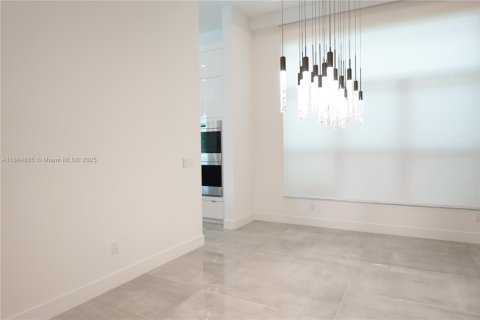 House in Boca Raton, Florida 6 bedrooms, 721.76 sq.m. № 2035445 - photo 14