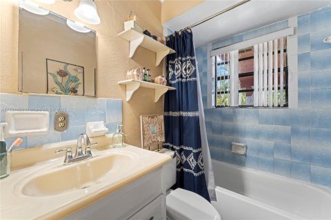 Casa en venta en Miami Gardens, Florida, 4 dormitorios, 152.73 m2 № 1941846 - foto 6