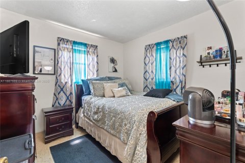 Casa en venta en Miami Gardens, Florida, 4 dormitorios, 152.73 m2 № 1941846 - foto 8