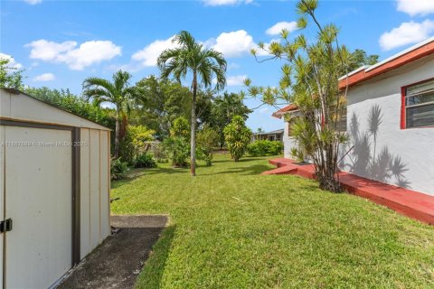 Casa en venta en Miami Gardens, Florida, 4 dormitorios, 152.73 m2 № 1941846 - foto 14