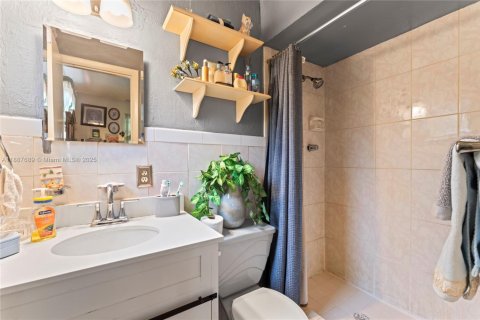 Casa en venta en Miami Gardens, Florida, 4 dormitorios, 152.73 m2 № 1941846 - foto 4