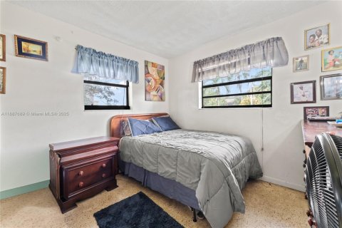 Casa en venta en Miami Gardens, Florida, 4 dormitorios, 152.73 m2 № 1941846 - foto 7
