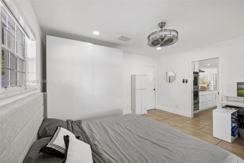 Casa en alquiler en Hollywood, Florida, 4 dormitorios, 178.28 m2 № 2071108 - foto 27