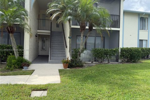 Copropriété à louer à West Palm Beach, Floride: 2 chambres, 102.75 m2 № 1932372 - photo 2