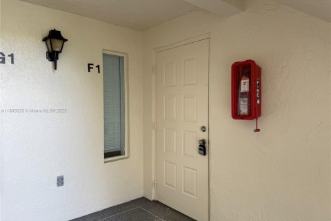 Copropriété à louer à West Palm Beach, Floride: 2 chambres, 102.75 m2 № 1932372 - photo 3