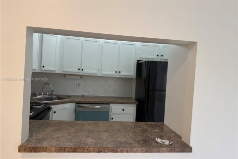 Copropriété à louer à West Palm Beach, Floride: 2 chambres, 102.75 m2 № 1932372 - photo 10