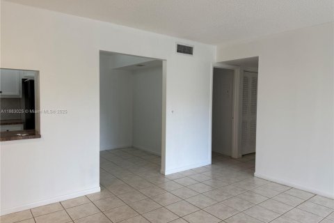 Copropriété à louer à West Palm Beach, Floride: 2 chambres, 102.75 m2 № 1932372 - photo 4