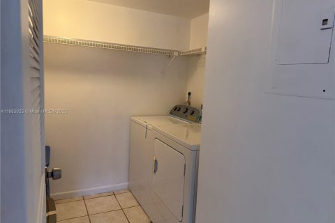 Copropriété à louer à West Palm Beach, Floride: 2 chambres, 102.75 m2 № 1932372 - photo 12