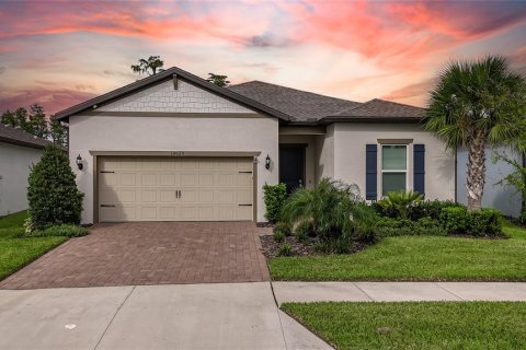 House in Land O' Lakes, Florida 2 bedrooms, 193.89 sq.m. № 1901950 - photo 1