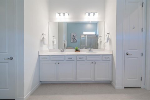 House in Land O' Lakes, Florida 2 bedrooms, 193.89 sq.m. № 1901950 - photo 10
