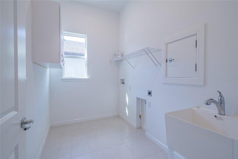 House in Land O' Lakes, Florida 2 bedrooms, 193.89 sq.m. № 1901950 - photo 16