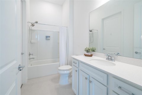 House in Land O' Lakes, Florida 2 bedrooms, 193.89 sq.m. № 1901950 - photo 13