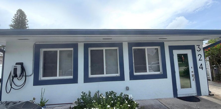 House in Fort Lauderdale, Florida 4 bedrooms, 171.59 sq.m. № 2250963