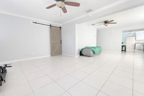 House in Fort Lauderdale, Florida 4 bedrooms, 171.59 sq.m. № 2250963 - photo 5