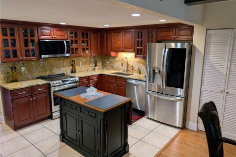 Adosado en venta en Ocala, Florida, 2 dormitorios, 177.26 m2 № 2097271 - foto 7