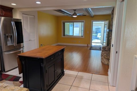Adosado en venta en Ocala, Florida, 2 dormitorios, 177.26 m2 № 2097271 - foto 9