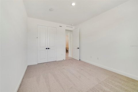 House in Apopka, Florida 4 bedrooms, 256.78 sq.m. № 1629631 - photo 11