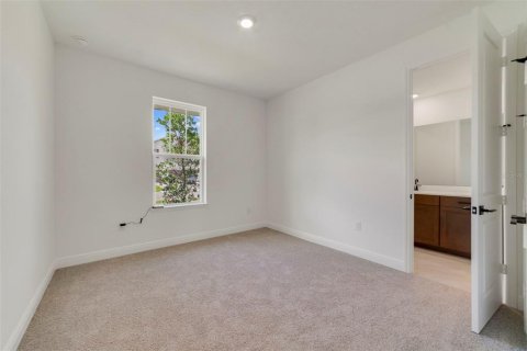 House in Apopka, Florida 4 bedrooms, 256.78 sq.m. № 1629631 - photo 13