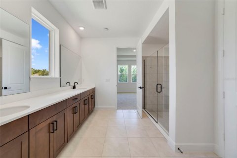 House in Apopka, Florida 4 bedrooms, 256.78 sq.m. № 1629631 - photo 18