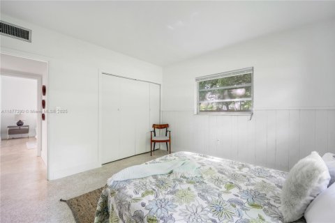 Casa en alquiler en Miami, Florida, 3 dormitorios, 188.31 m2 № 1980812 - foto 15