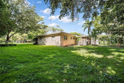 Casa en alquiler en Miami, Florida, 3 dormitorios, 188.31 m2 № 1980812 - foto 22