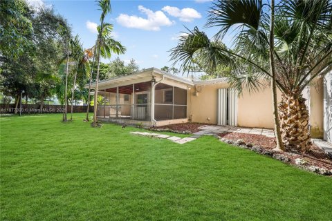 Casa en alquiler en Miami, Florida, 3 dormitorios, 188.31 m2 № 1980812 - foto 21