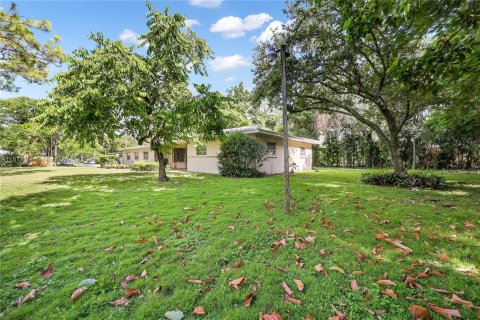 Casa en alquiler en Miami, Florida, 3 dormitorios, 188.31 m2 № 1980812 - foto 18