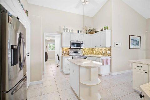House in Rotonda, Florida 3 bedrooms, 220.18 sq.m. № 2393674 - photo 24