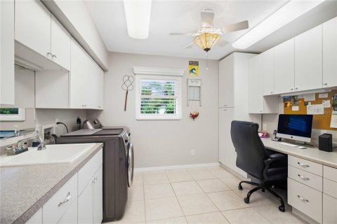 House in Rotonda, Florida 3 bedrooms, 220.18 sq.m. № 2393674 - photo 27