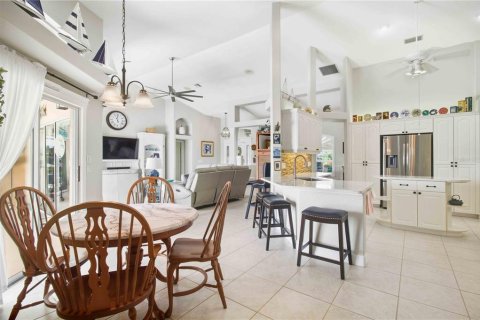 House in Rotonda, Florida 3 bedrooms, 220.18 sq.m. № 2393674 - photo 18