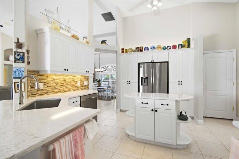 House in Rotonda, Florida 3 bedrooms, 220.18 sq.m. № 2393674 - photo 20