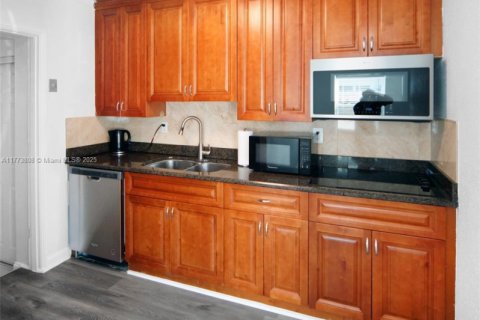 House in West Palm Beach, Florida 3 bedrooms № 2077011 - photo 6
