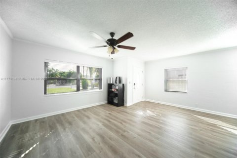 House in West Palm Beach, Florida 3 bedrooms № 2077011 - photo 19