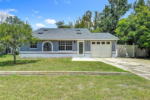 House in Hudson, Florida 3 bedrooms, 130.06 sq.m. № 1910134 - photo 1