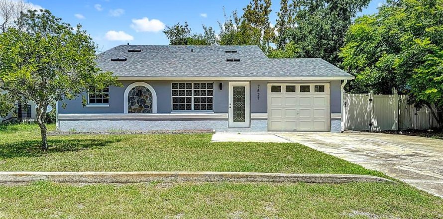 House in Hudson, Florida 3 bedrooms, 130.06 sq.m. № 1910134