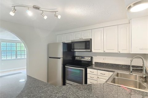 House in Hudson, Florida 3 bedrooms, 130.06 sq.m. № 1910134 - photo 2