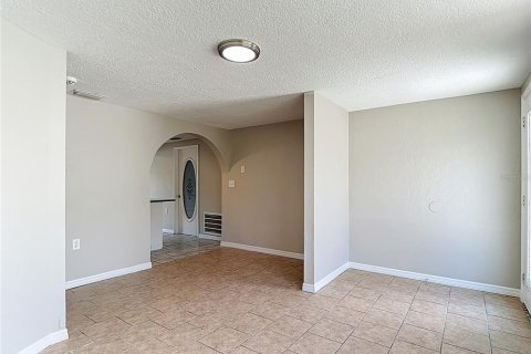 House in Hudson, Florida 3 bedrooms, 130.06 sq.m. № 1910134 - photo 21