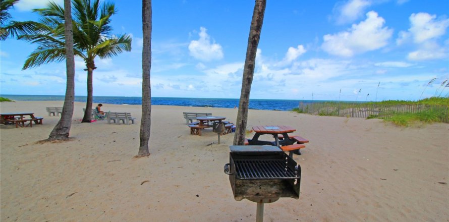 Casa en Pompano Beach, Florida 2 dormitorios, 126.53 m2 № 1209268