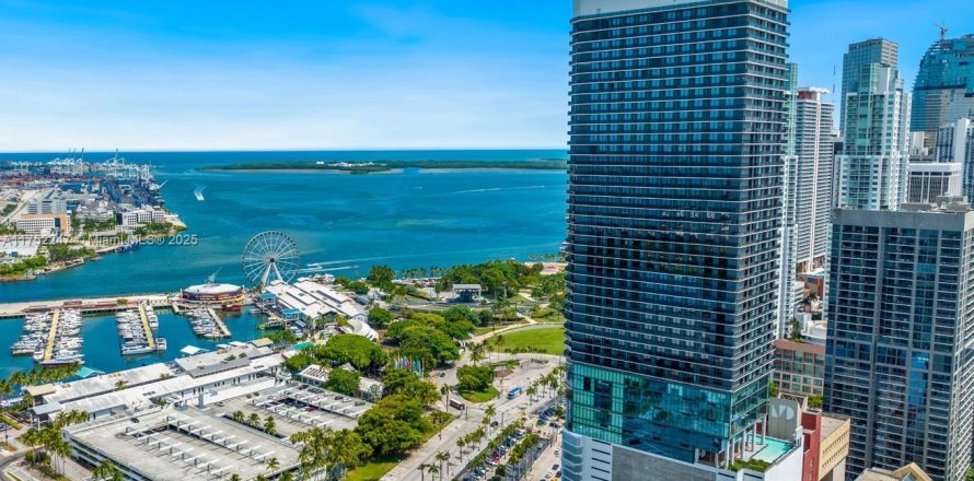 Estudio en el Condominio en Miami, Florida № 1860284
